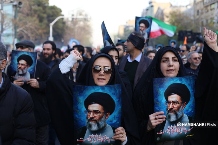 تجمع عظیم ملت یکپارچه ایران علیه آشوبگران