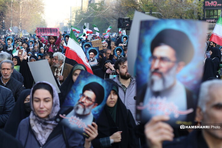 تجمع عظیم ملت یکپارچه ایران علیه آشوبگران