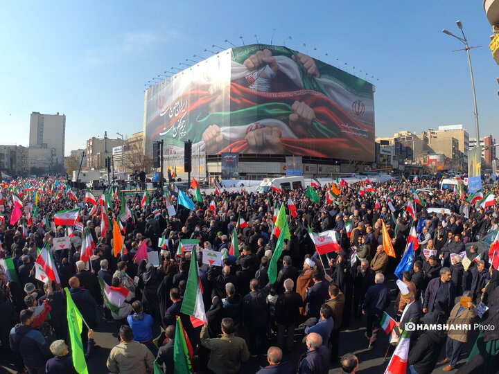 تجمع عظیم ملت یکپارچه ایران علیه آشوبگران