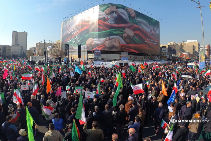 تجمع عظیم ملت یکپارچه ایران علیه آشوبگران