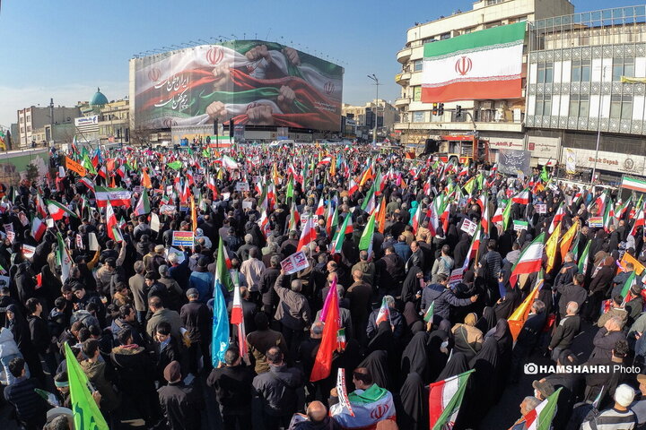 تجمع عظیم ملت یکپارچه ایران علیه آشوبگران