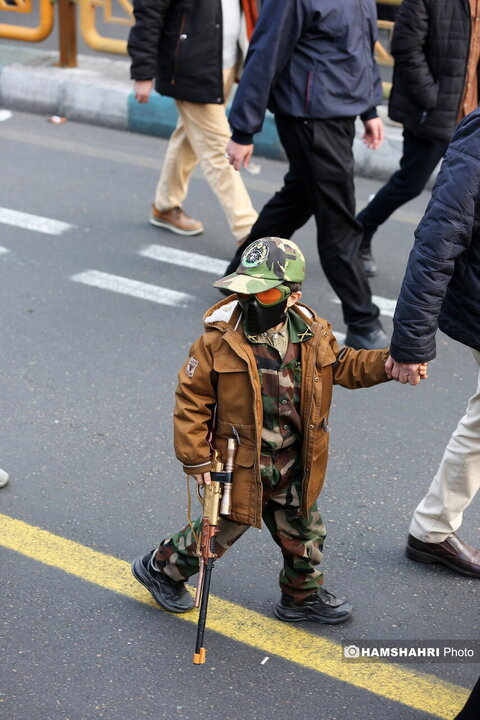 اجتماع مردم در میدان انقلاب