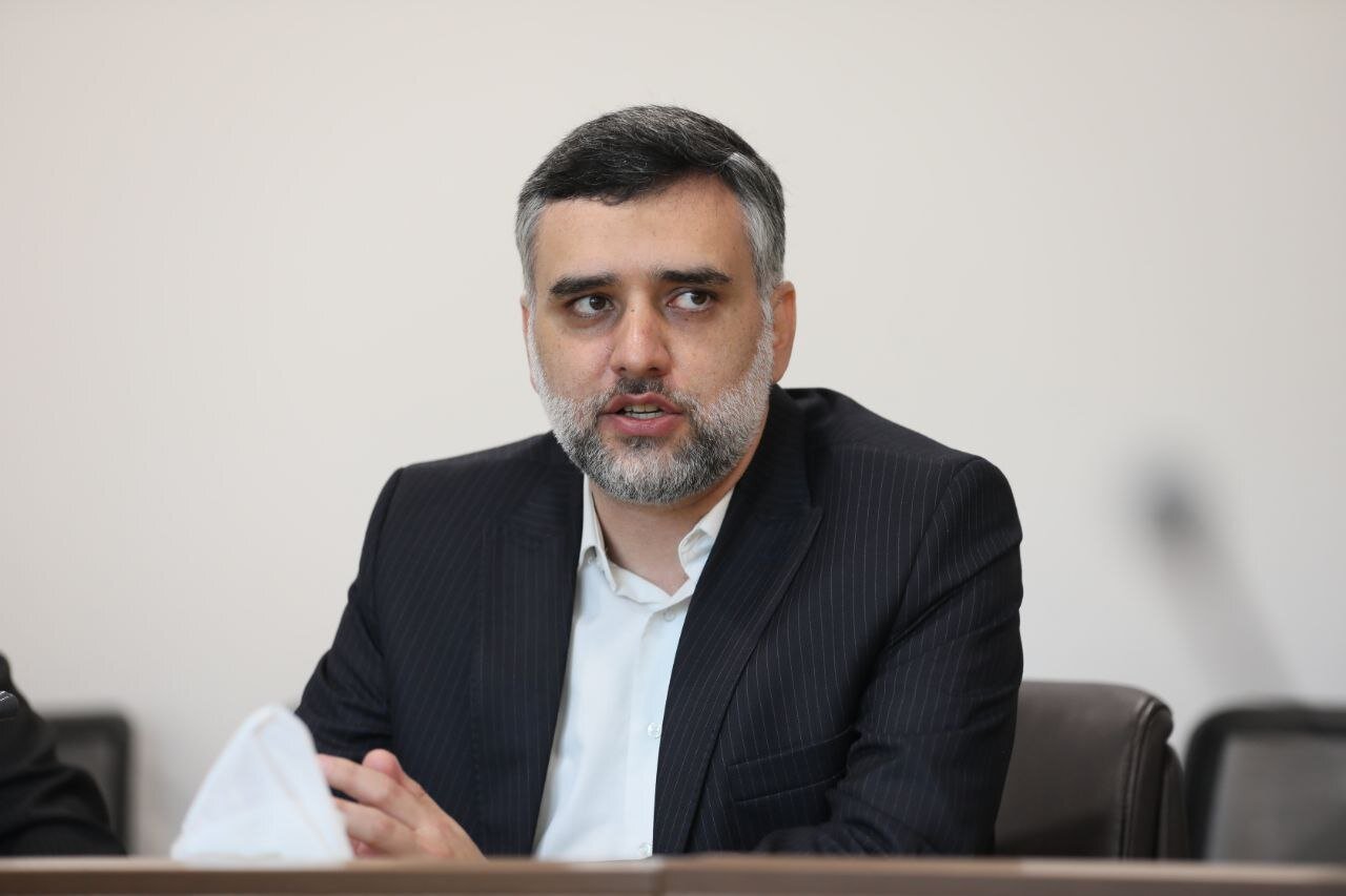 کتابخوانی به زبانهای زنده دنیا