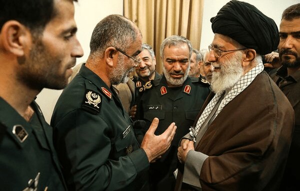 وقتی آمریکا در خلیجفارس مقابل ایران زانو زد+ تصاویر