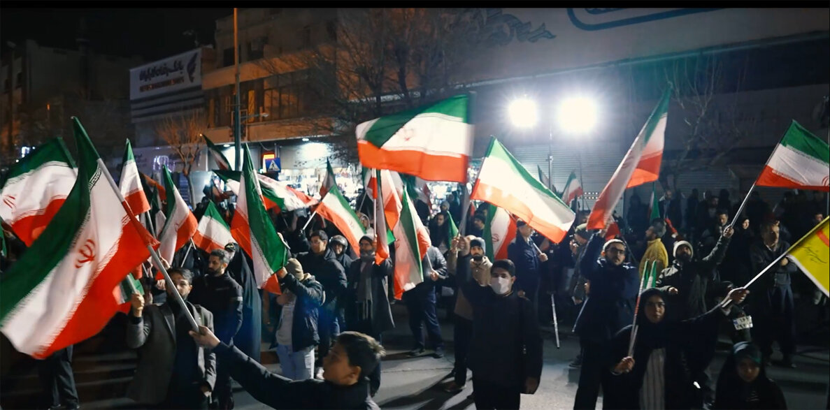 ایران... تو بمان!