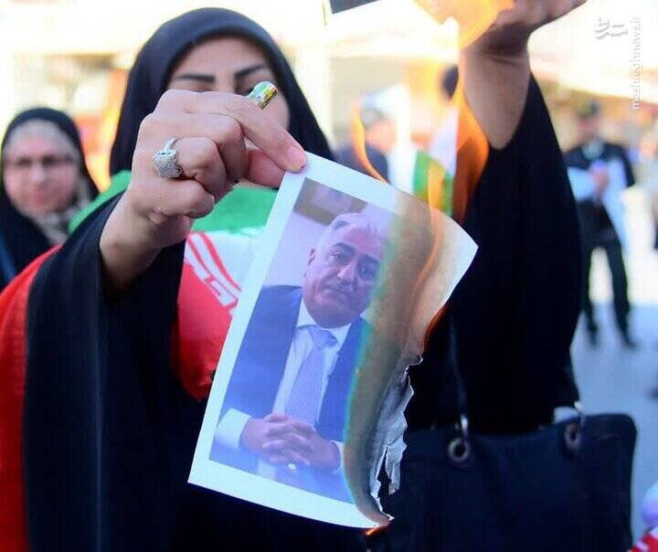 دختر آبادانی تصویر پهلوی را به آتش کشید | عکس