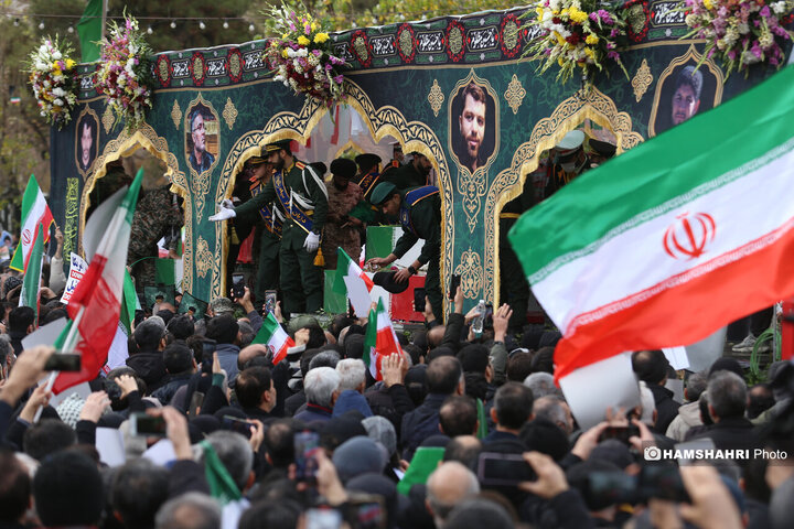 تشییع پیکر شهدای مقاومت ملی در تهران