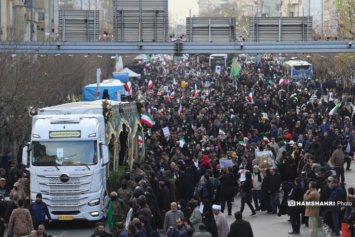 تشییع پیکر شهدای مقاومت ملی در تهران