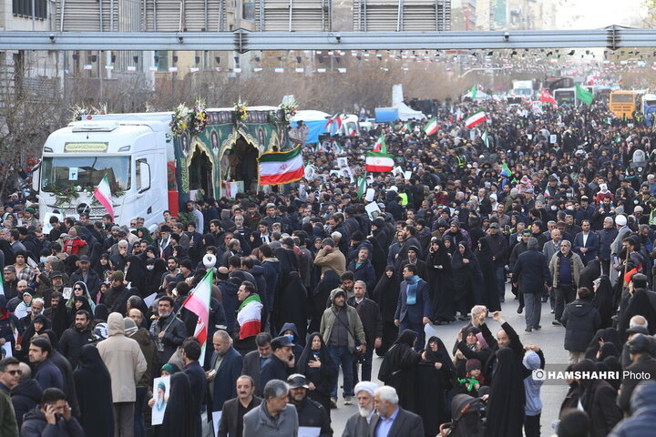 تشییع پیکر شهدای مقاومت ملی در تهران