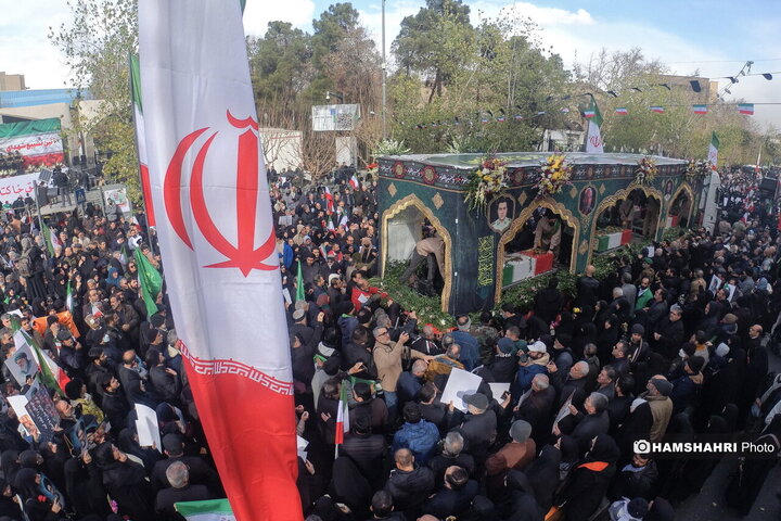 تشییع پیکر شهدای مقاومت ملی در تهران