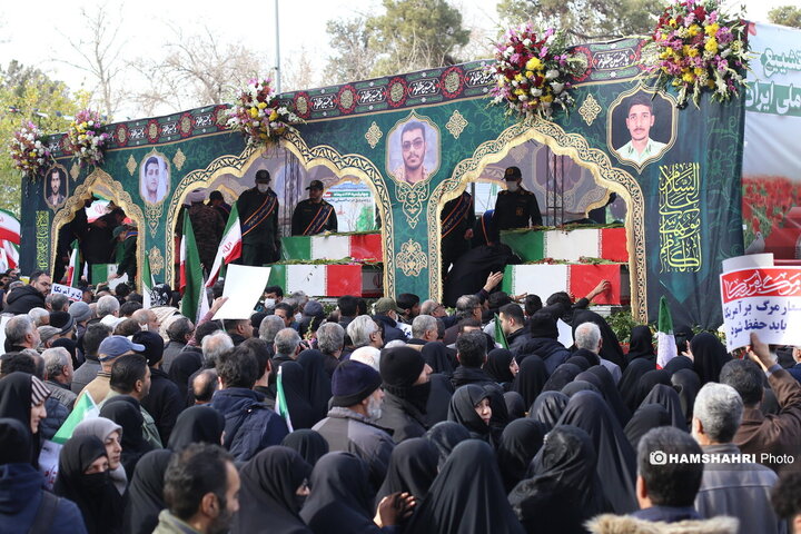 تشییع پیکر شهدای مقاومت ملی در تهران