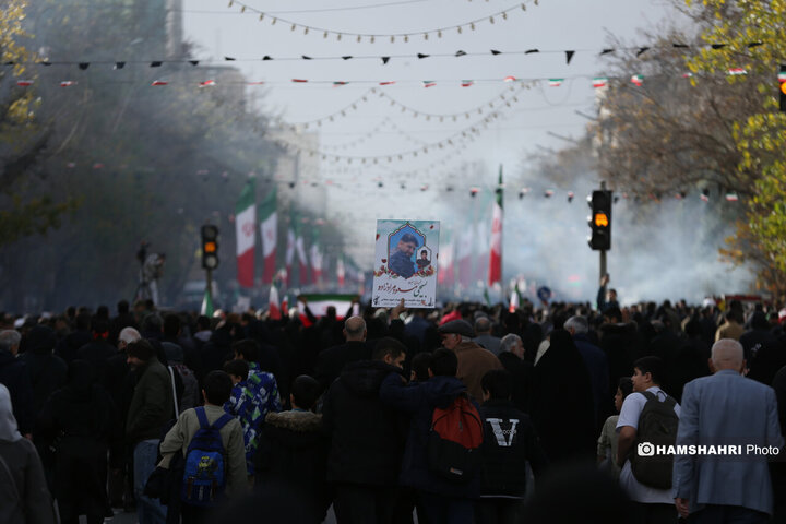 تشییع پیکر شهدای مقاومت ملی در تهران - ۳