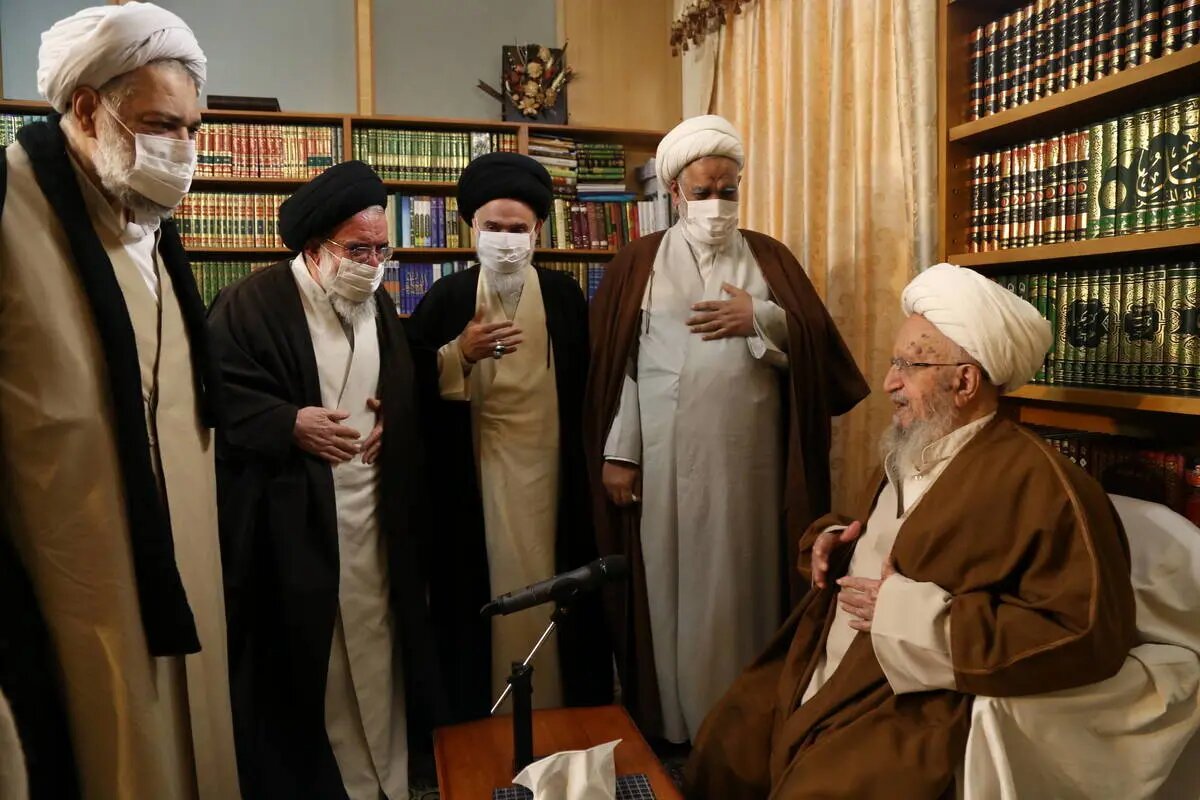 آیت الله خاتمی با ماسک در دیدار با آیت الله مکارم | تصاویر