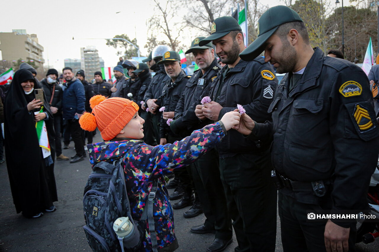 تشییع پیکر شهدای مقاومت ملی در تهران - ۲