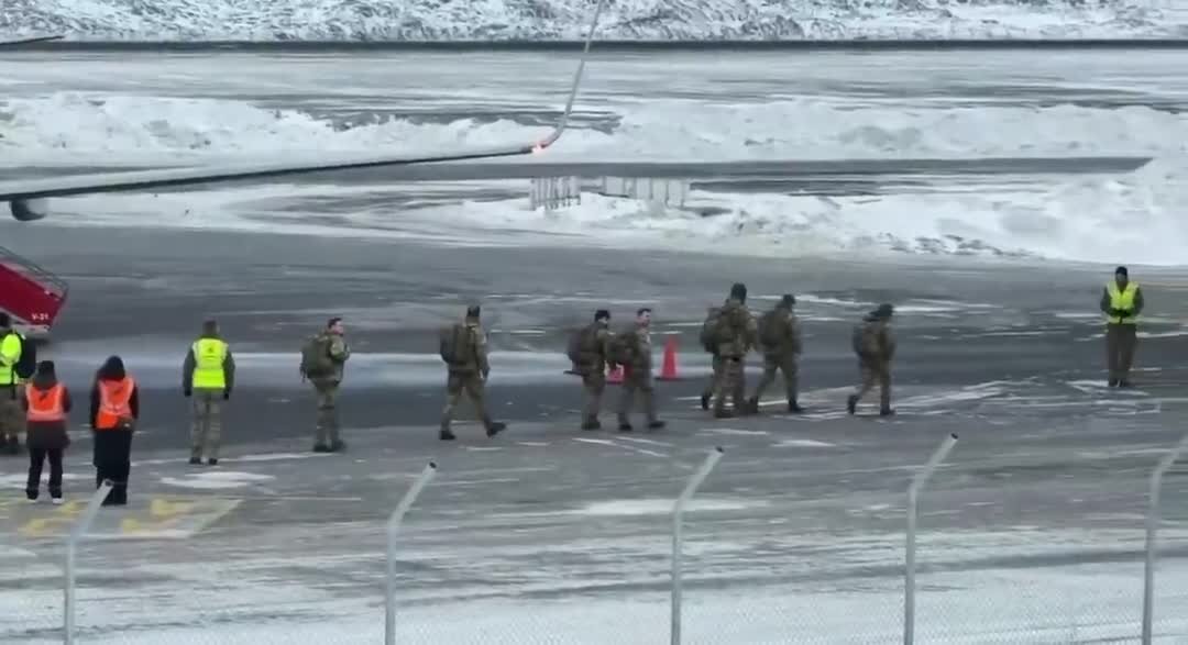 ورود سربازان آلمانی به گرینلند | ببینید