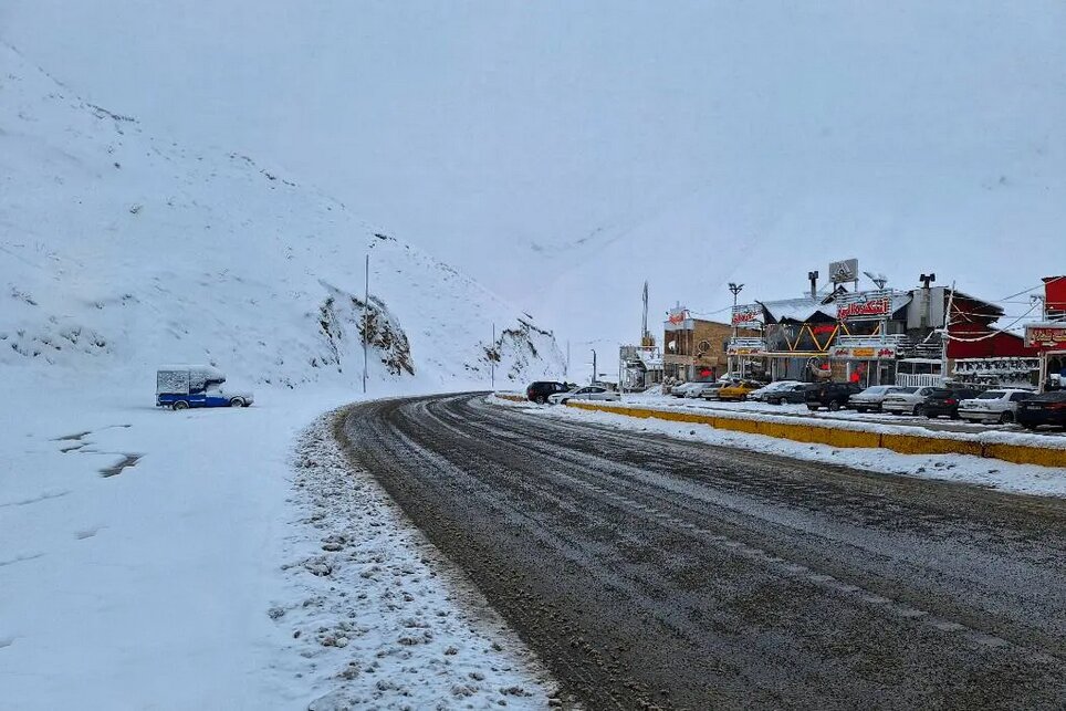 تصاویری زیبا از برف در جاده چالوس و فیروزکوه | سوادکوه بازهم عروس شد