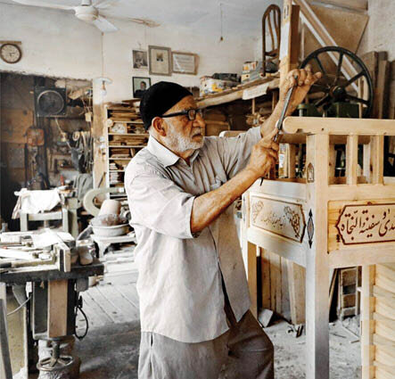 ٦٠ سال نوکری با نجاری