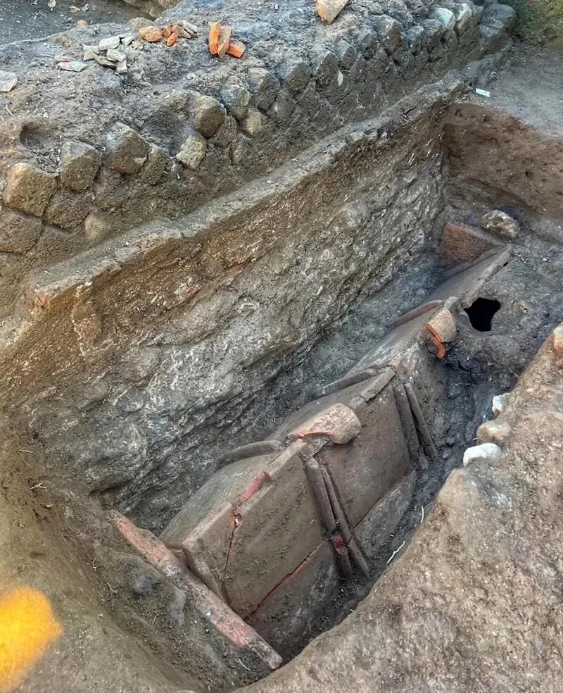 کشف گورستان باستانی گلادیاتورها | عکس