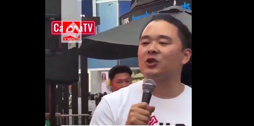 ایران کرایه خانه ات را زیاد کرده؟  | سوالات جالب یک تظاهرات کننده آمریکایی از مردم