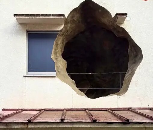 معماری عجیب خانه‌ای در ژاپن | ساخت یک غار در خانه مسکونی