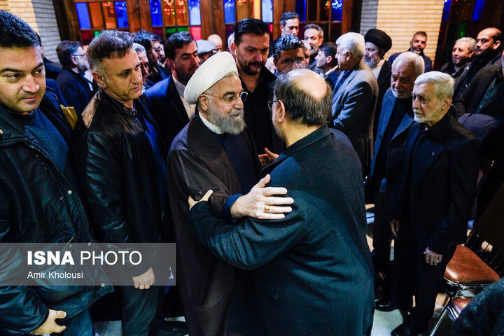 روحانی و ظریف مراسم یادبود درگذشت مادر محمد شریعتمداری