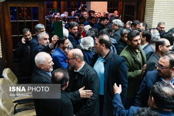 روحانی و ظریف مراسم یادبود درگذشت مادر محمد شریعتمداری