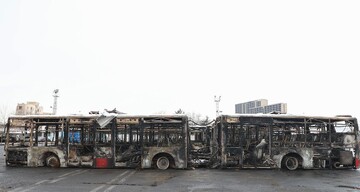 بازدید سفرا و خبرنگاران خارجی از آثار به‌جامانده آشوب‌ها بر پیکر شهر