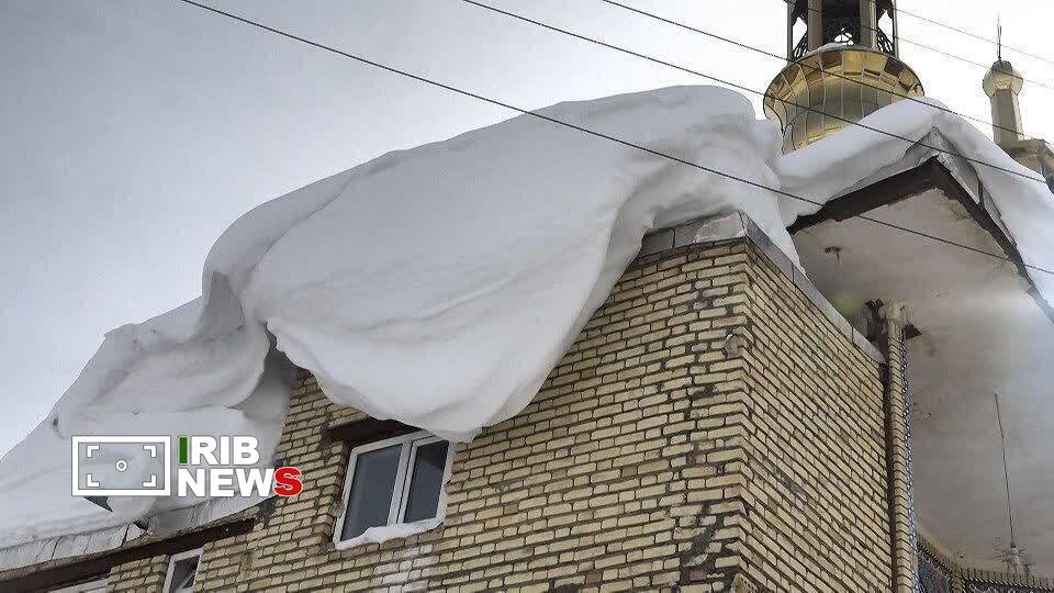 بارش برف 4 متری در این منطقه از کشور | خانهها زیر برف دفن شدند