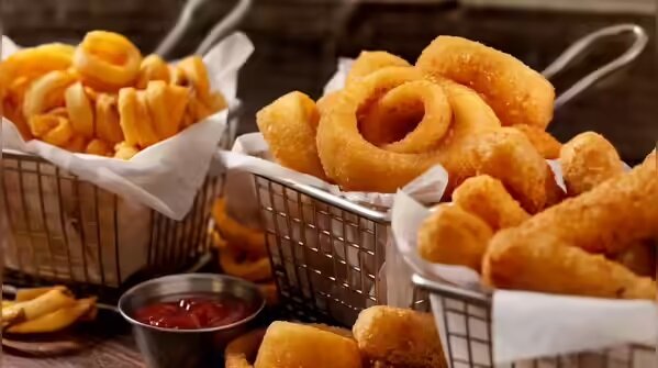 ۵ خوراکی که باعث ریزش مو می‌شوند