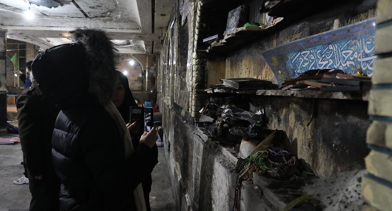 بازدید سفرا و خبرنگاران خارجی از آثار به‌جامانده آشوب‌ها بر پیکر شهر