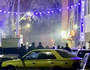 تصاویر عروسی وسط اغتشاشات در خیابان‌های تهران؛ حال و هوای عجیب این مراسم را ببینید