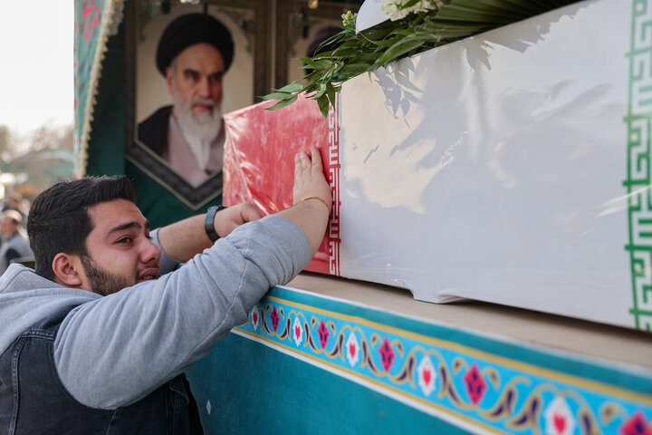 تشییع و خاکسپاری پیکر مطهر ۹ شهید مدافع امنیت در بهشت زهرا(س)