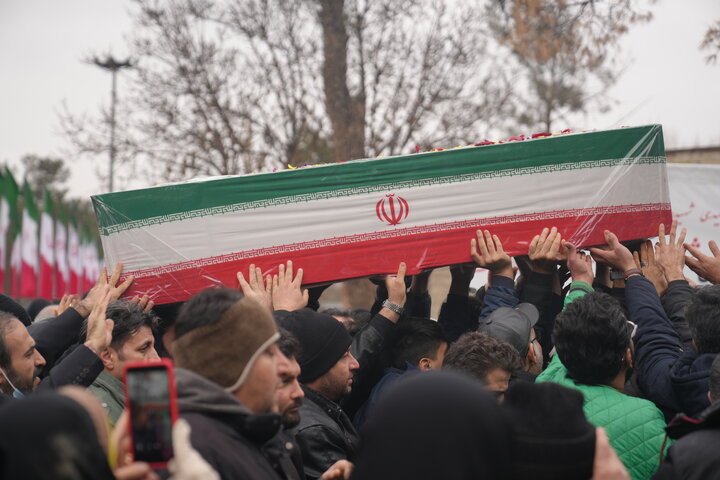 تشییع و خاکسپاری پیکر مطهر ۹ شهید مدافع امنیت در بهشت زهرا(س)