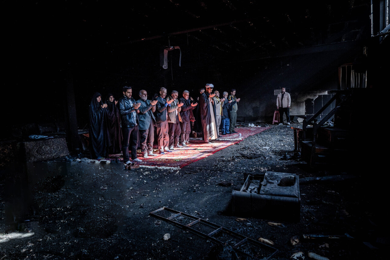 محل شهادت؛ شبستان مسجد | روایتی از به آتش کشیدن مسجد سیدالشهدای پاکدشت که دو جوان در آن به شهادت رسیدند