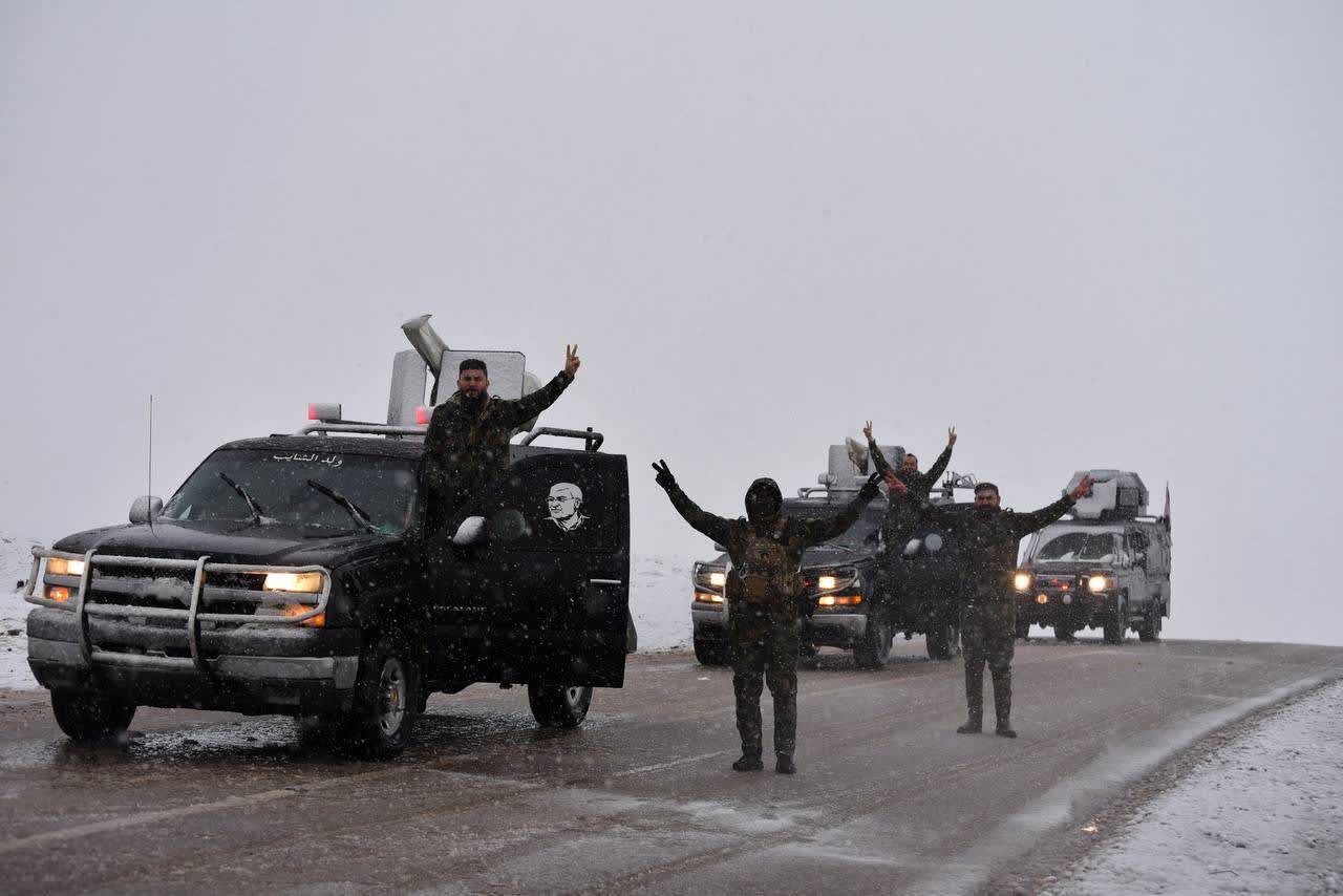نیروهای حشدالشعبی در مرزهای سوریه در سخت ترین شرایط | تصاویر