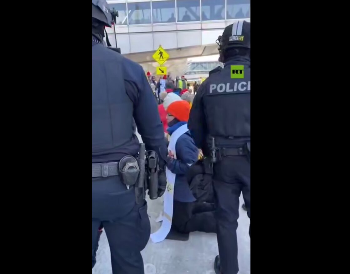 ۱۰۰ کشیش مسیحی در اختیار پلیس آمریکا  | جزئیات ماجرا