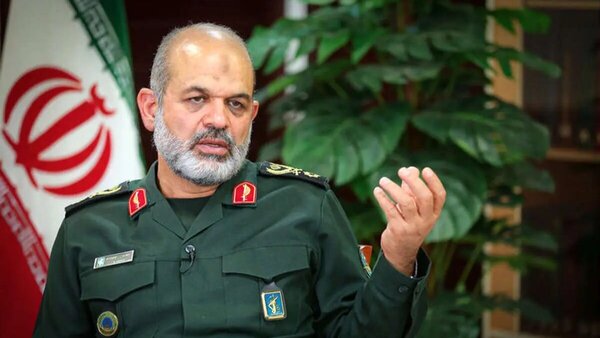 فرمانده کل سپاه: دشمن تسلیم شدن ایران را به گور خواهد برد