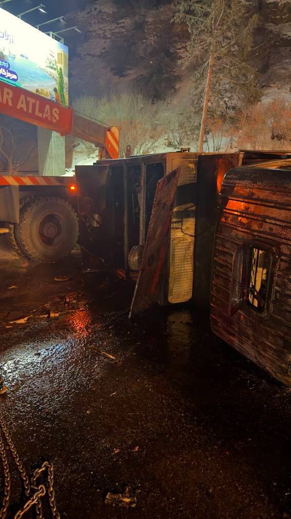 تصاویر برخورد خودروی حمل بنزین با یک سمند