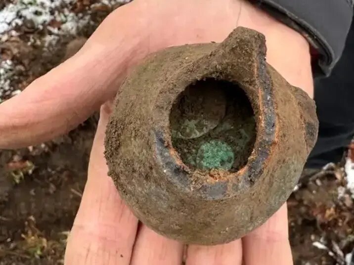 کوزه‌های گنجی که در سال ۲۰۲۵ پیدا شدند | عکس