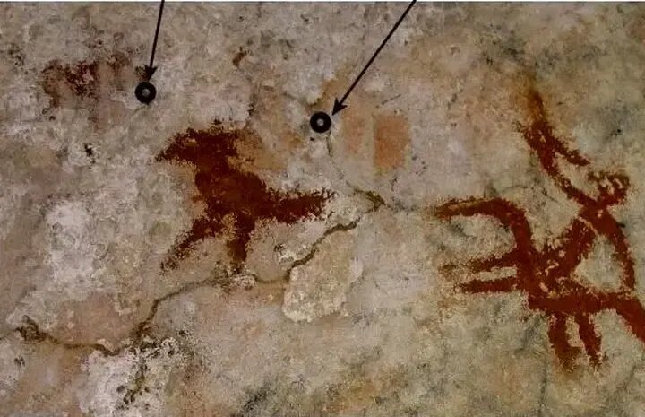 پیدا شدن قدیمیترین «نقاشی دست انسان» در یک غار | عکس