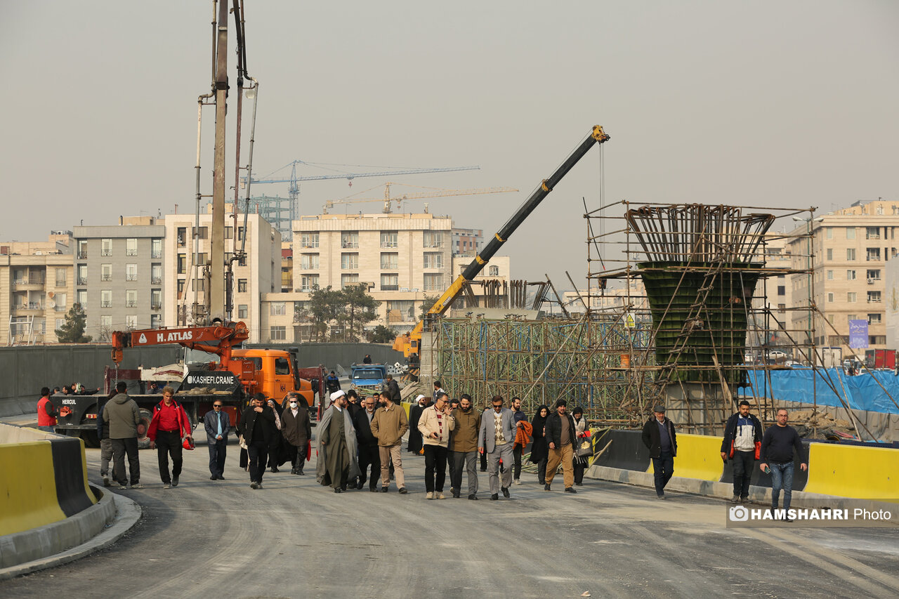 بازدید نخبگان و معتمدین محلات از پروژه های عمرانی منطقه ۵