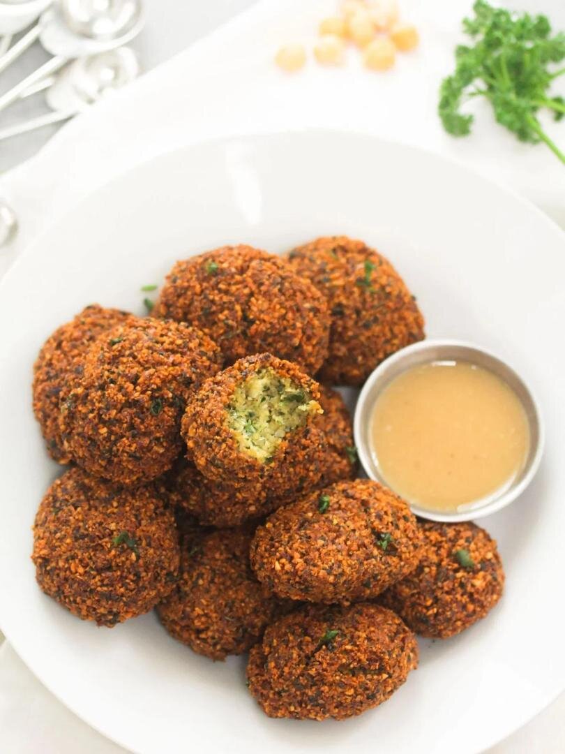 فلافل لبنانی اصل؛ ترد، معطر و سبک به سبک خیابانهای بیروت