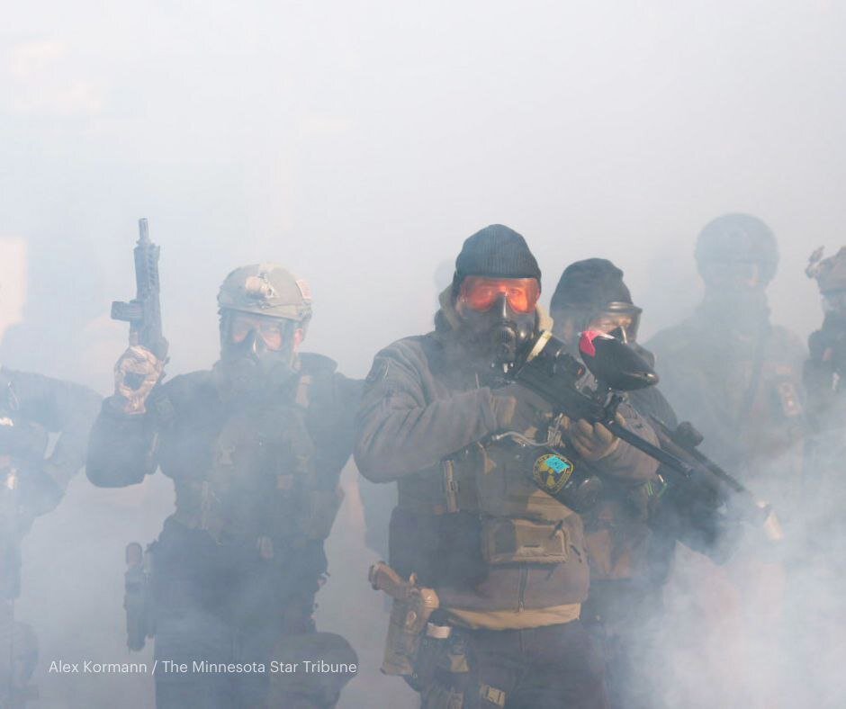 تصاویر تلخ از برخورد پلیس آمریکا با با معترضان در مینه‌سوتا