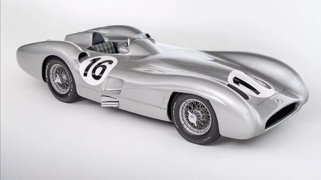 گران‌ترین خودروهای فروخته شده در سال ۲۰۲۵ + عکس | از فراری‌های کمیاب تا مرسدس تاریخی