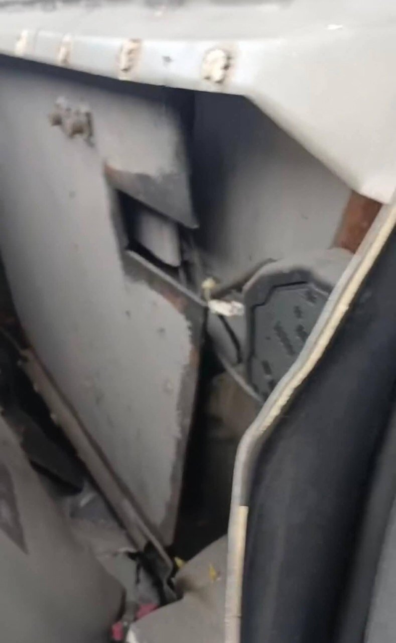 تصاویری از لندکروز زرهی شده یک شهردار در فیلیپین که با آرپیجی هدف قرار گرفت