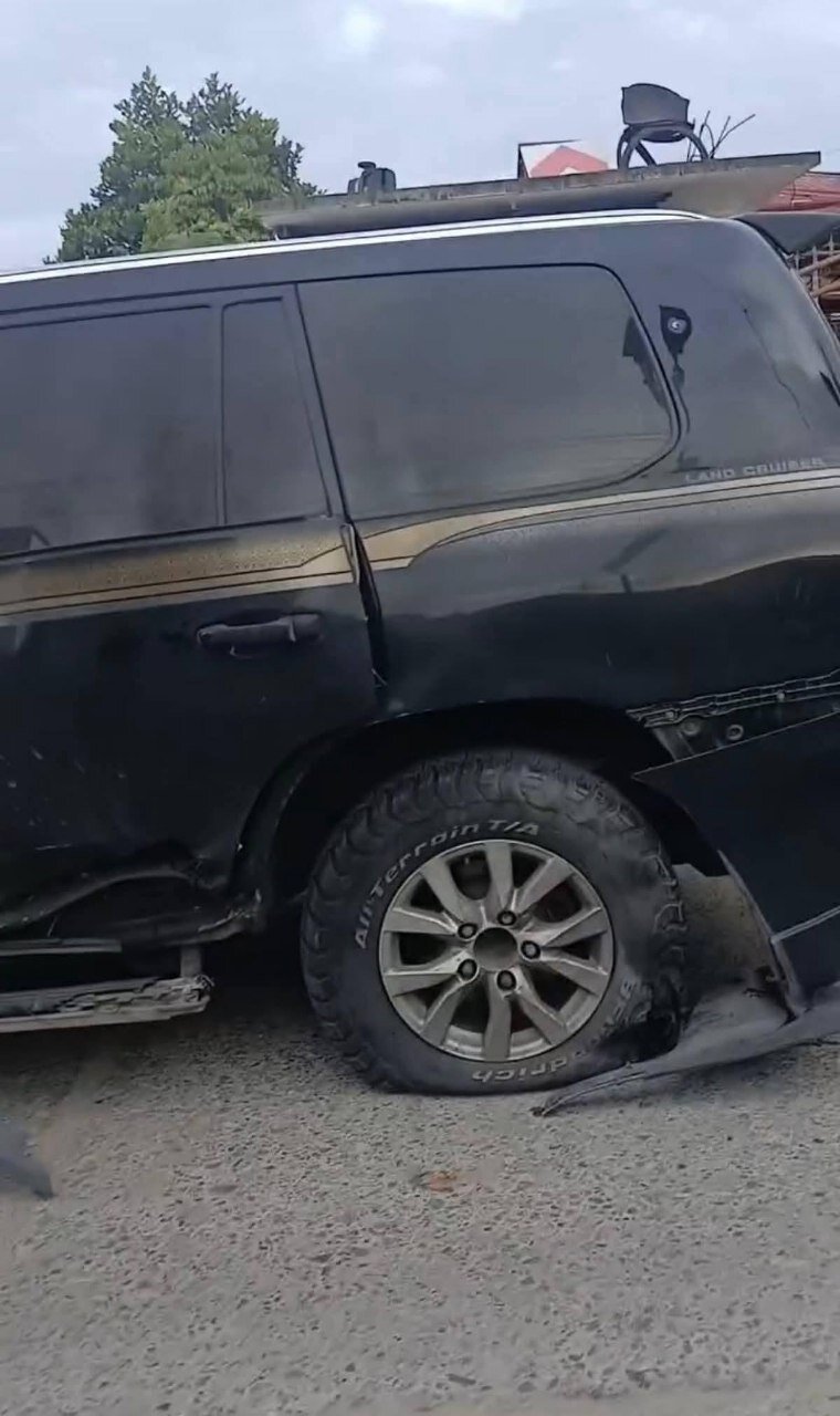 تصاویری از لندکروز زرهی شده یک شهردار در فیلیپین که با آرپی‌جی هدف قرار گرفت