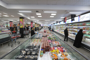 جهش قیمت مواد غذایی در یک سال گذشته | چرا افزایش سالانه حقوق و دستمزد پاسخگو نیست؟