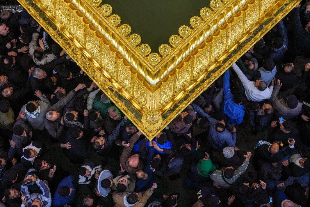 رونمایی از تاج طلایی جدید ضریح امیرالمؤمنین(ع) | تصاویر