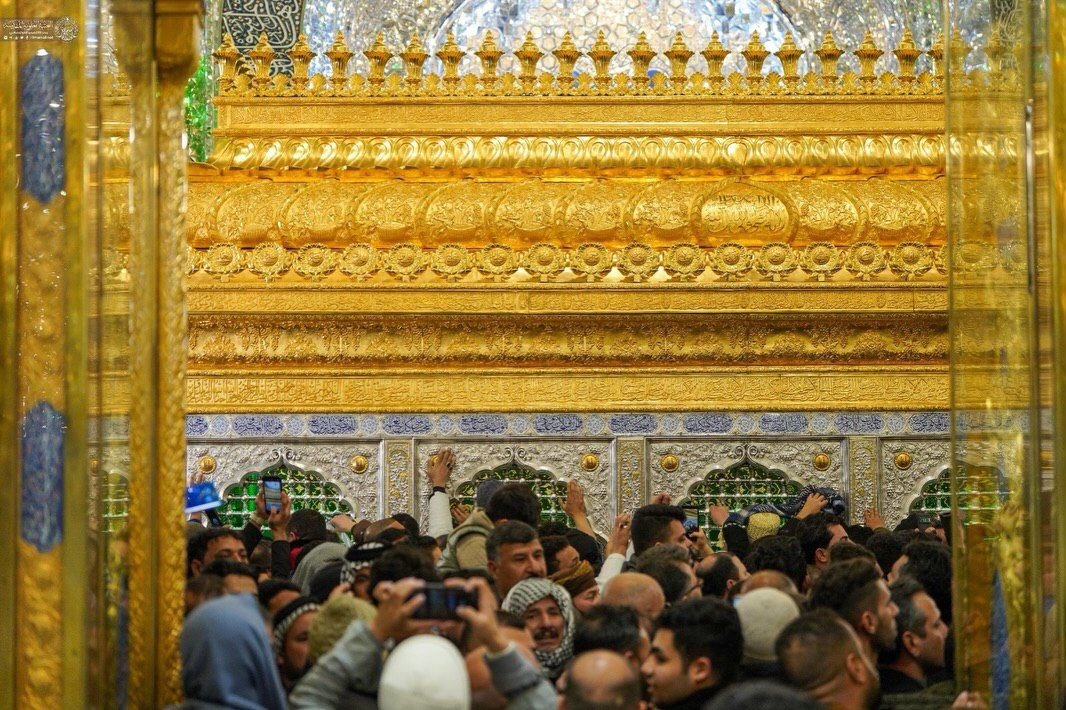 رونمایی از تاج طلایی جدید ضریح امیرالمؤمنین(ع) | تصاویر