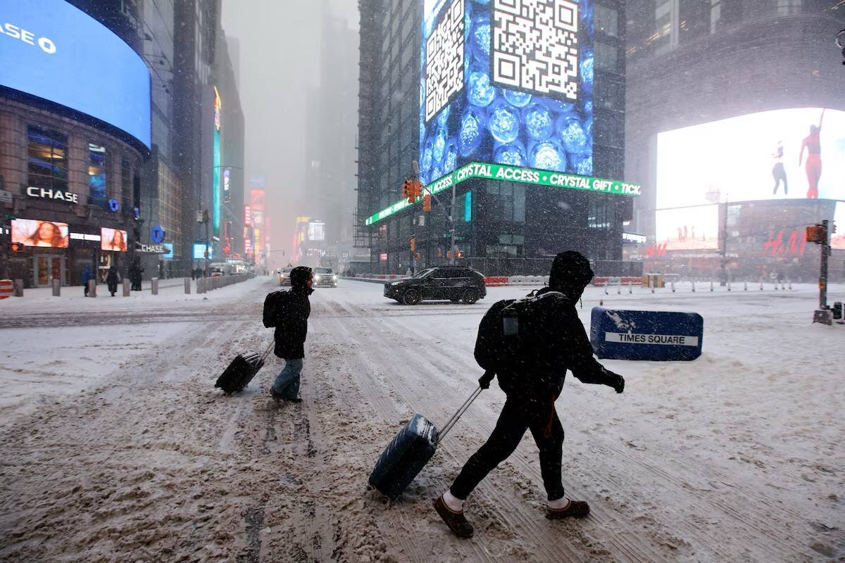 طوفان و برف کشنده در آمریکا | تصاویر، تعداد کشته‌شدگان به ۳۰ نفر رسید